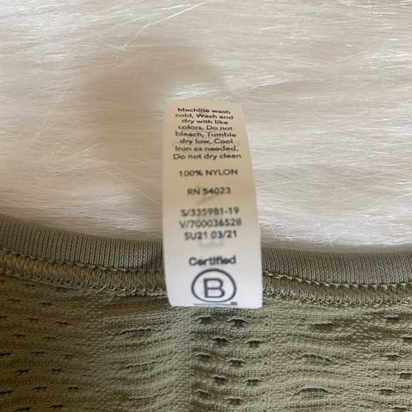 Athleta sz Small Tee Shirt Mesh Olive Green Yoga Top Sports Athletic Activewear - Picture 4 of 5